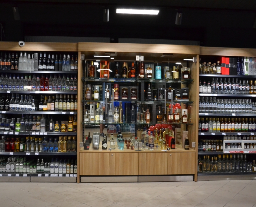 Regały alkoholowe