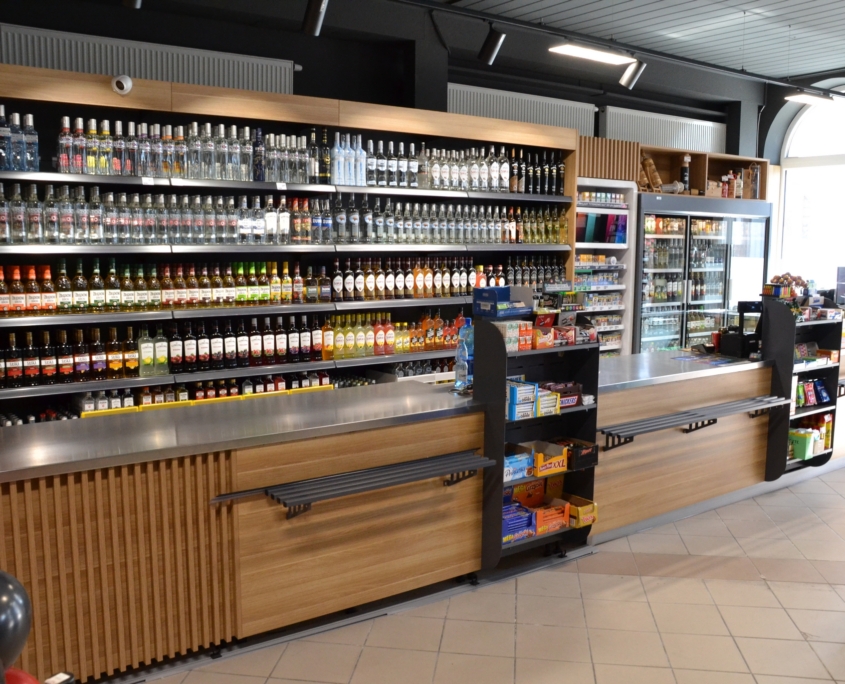 Regały alkoholowe