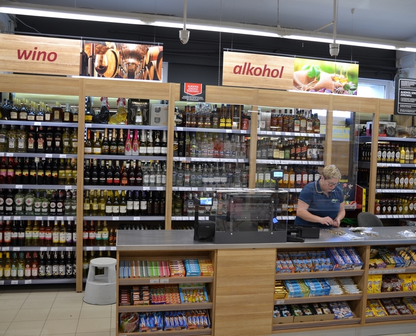 Regały alkoholowe